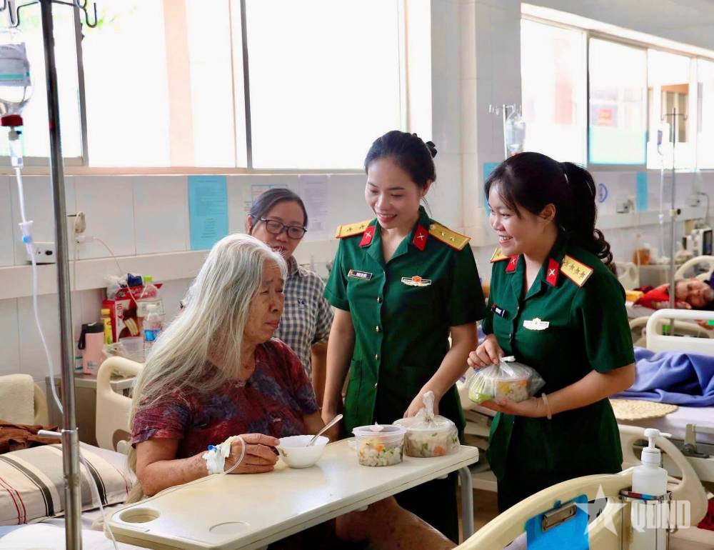 Phụ nữ Bệnh viện Quân dân y 16: Vững bản lĩnh, sáng niềm tin

